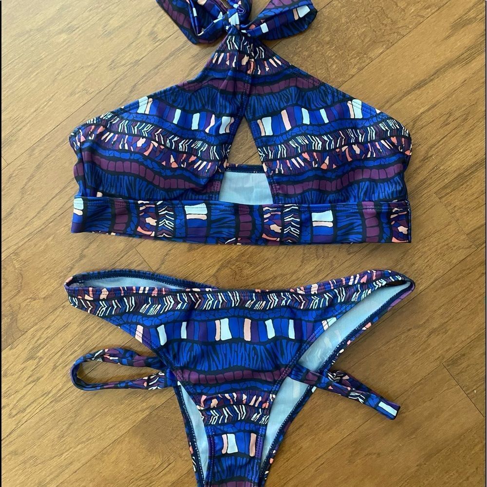 Swimsuit 2 pc brand unknown L NWT